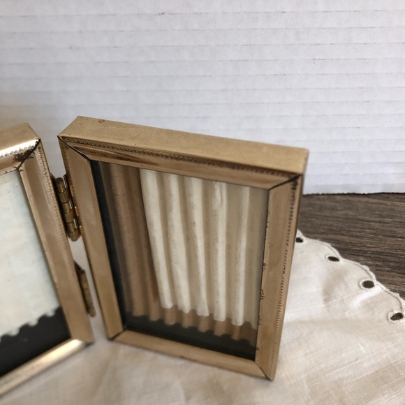 Vtg Double Picture Frame - Picture 3 of 11